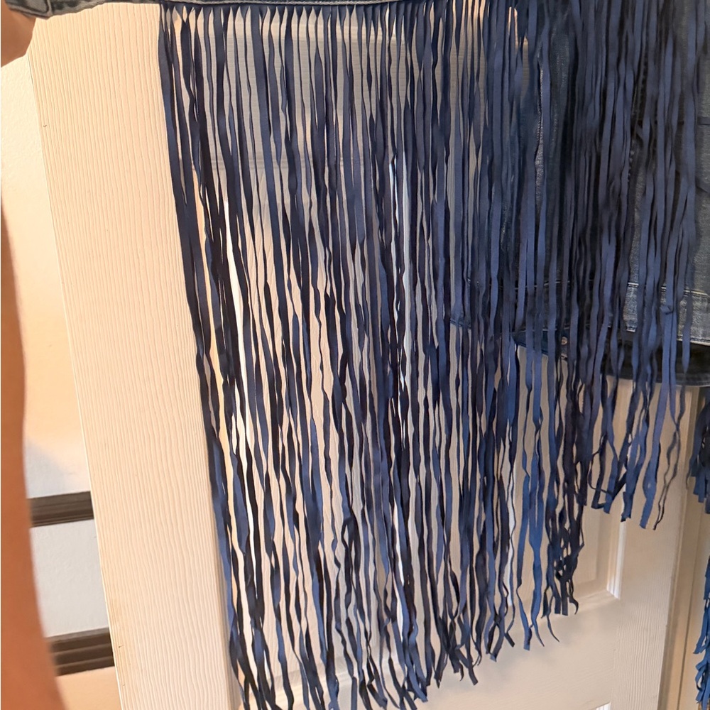 Idyllwind Blue Denim Stars and Fringe Jean Jacket - Picture 8 of 14